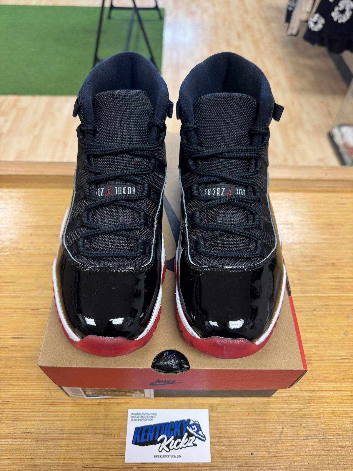 Jordan 11 Retro “Playoffs Bred” 2019 (Sz 8.5)