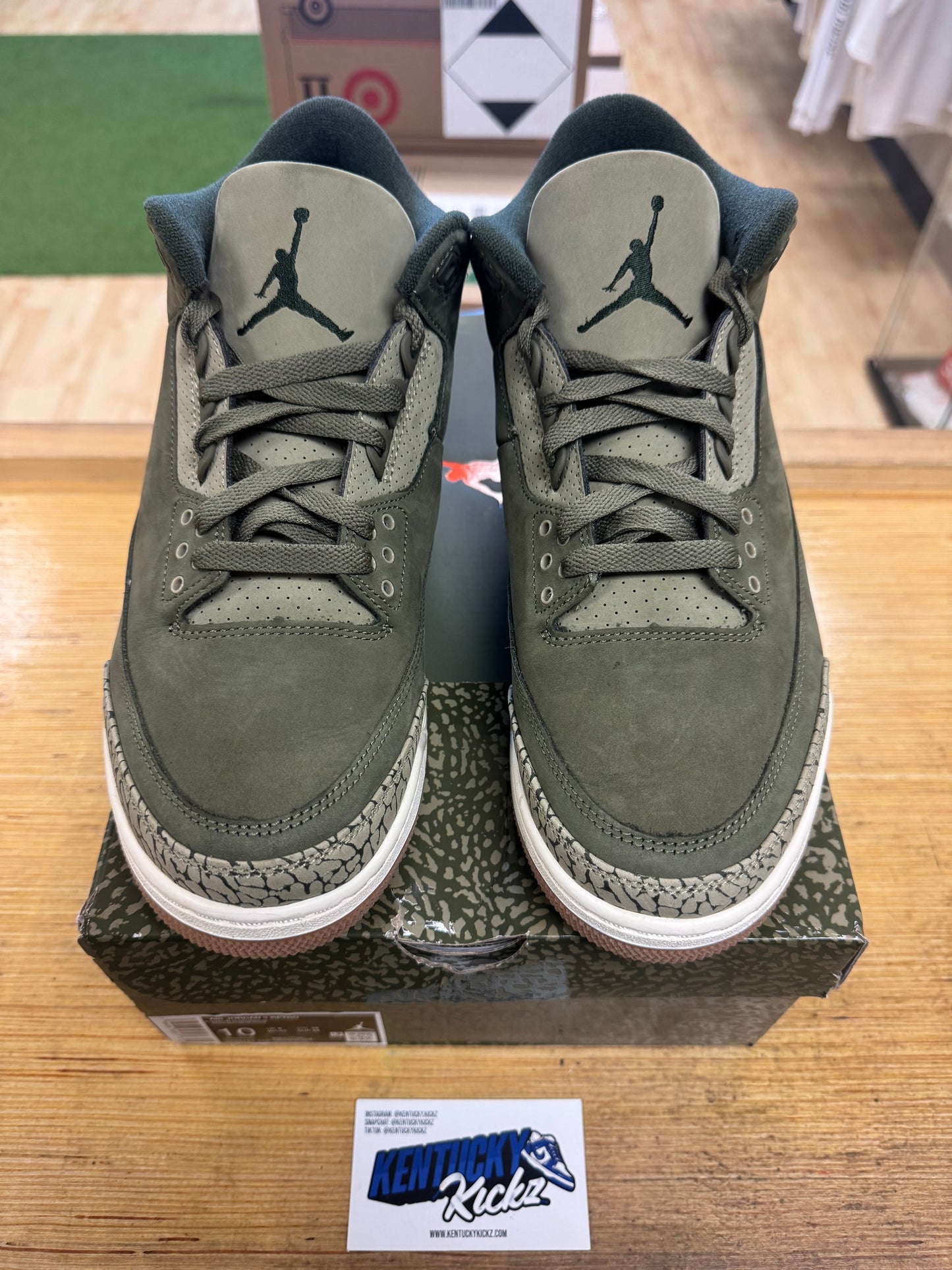 Jordan 3 Retro “Family Affair” (Sz 10)