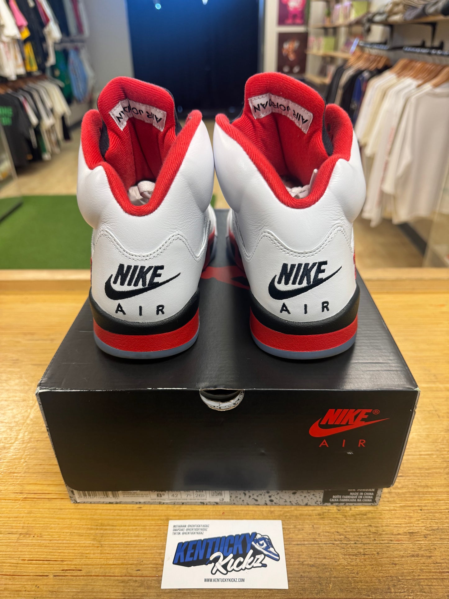 Jordan 5 Retro “Fire Red Black Tongue” 2025 (Sz 8.5)