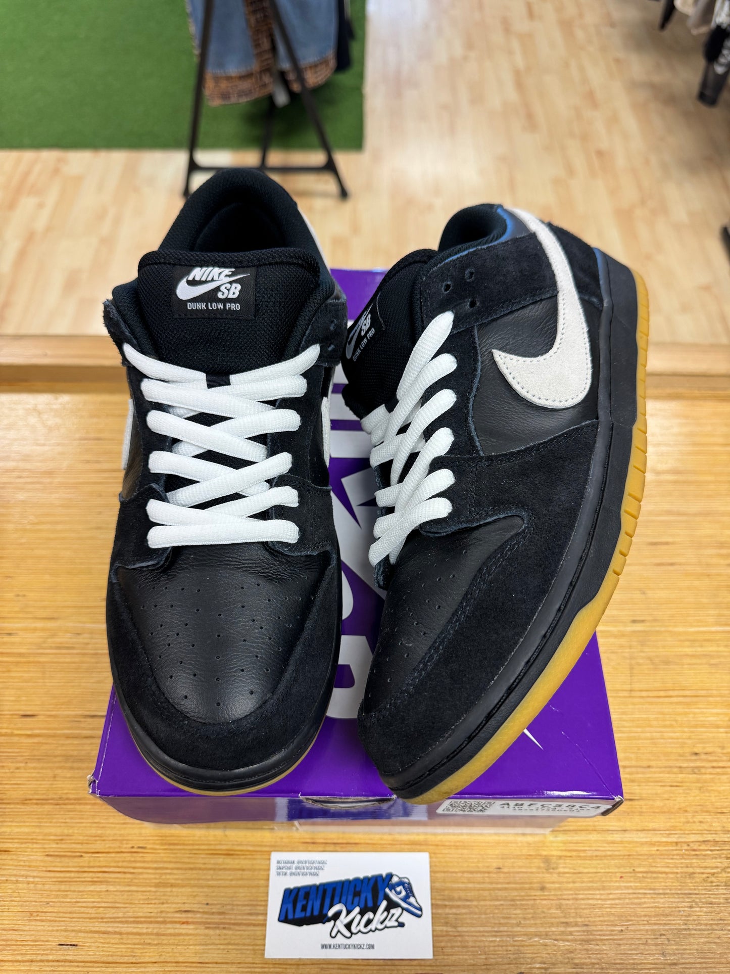 SB Dunk Low “Black White Gum” (Sz 12)