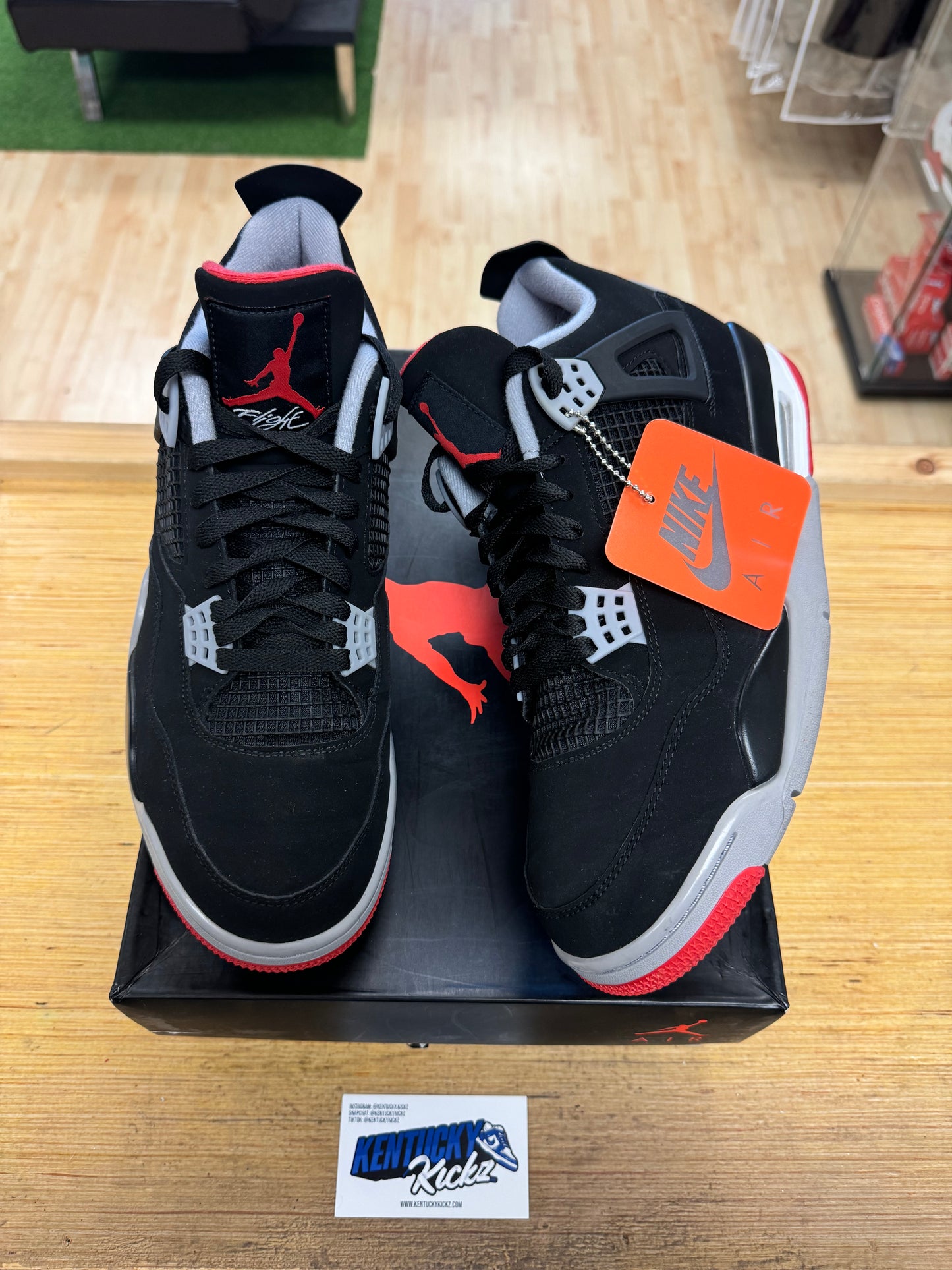 Jordan 4 Retro “Bred” 2019 (Sz 11)