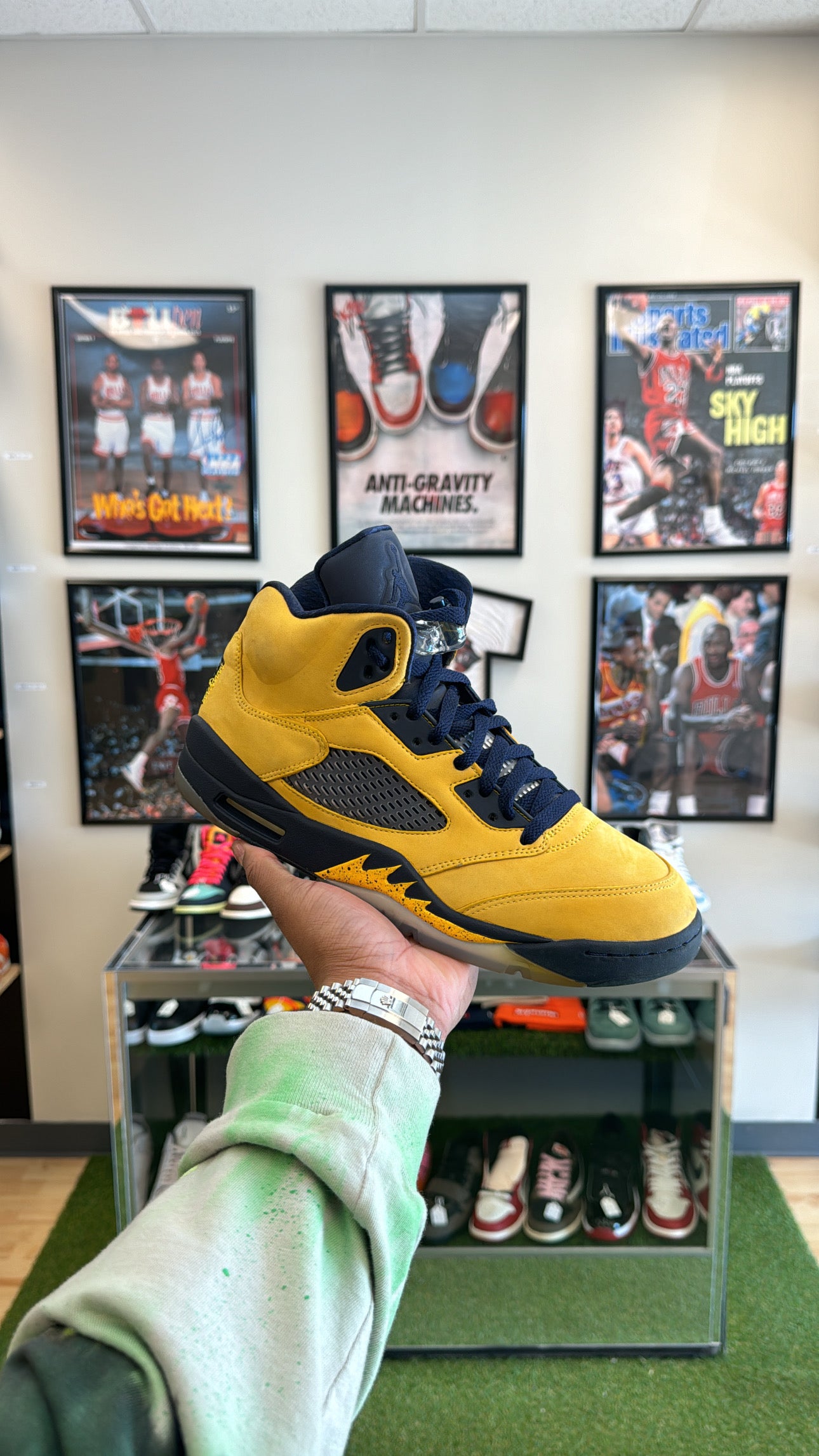 Jordan 5 Retro “Michigan” (Sz 10)