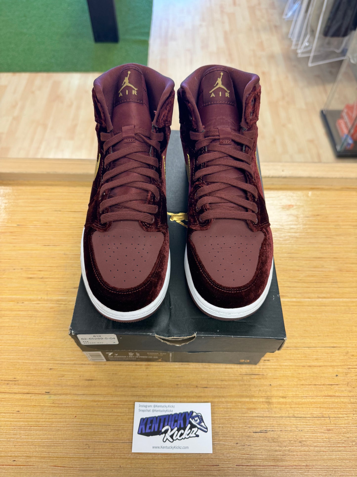 Jordan 1 Retro “Heiress Night Maroon” (Sz 7Y) (USED 1x)