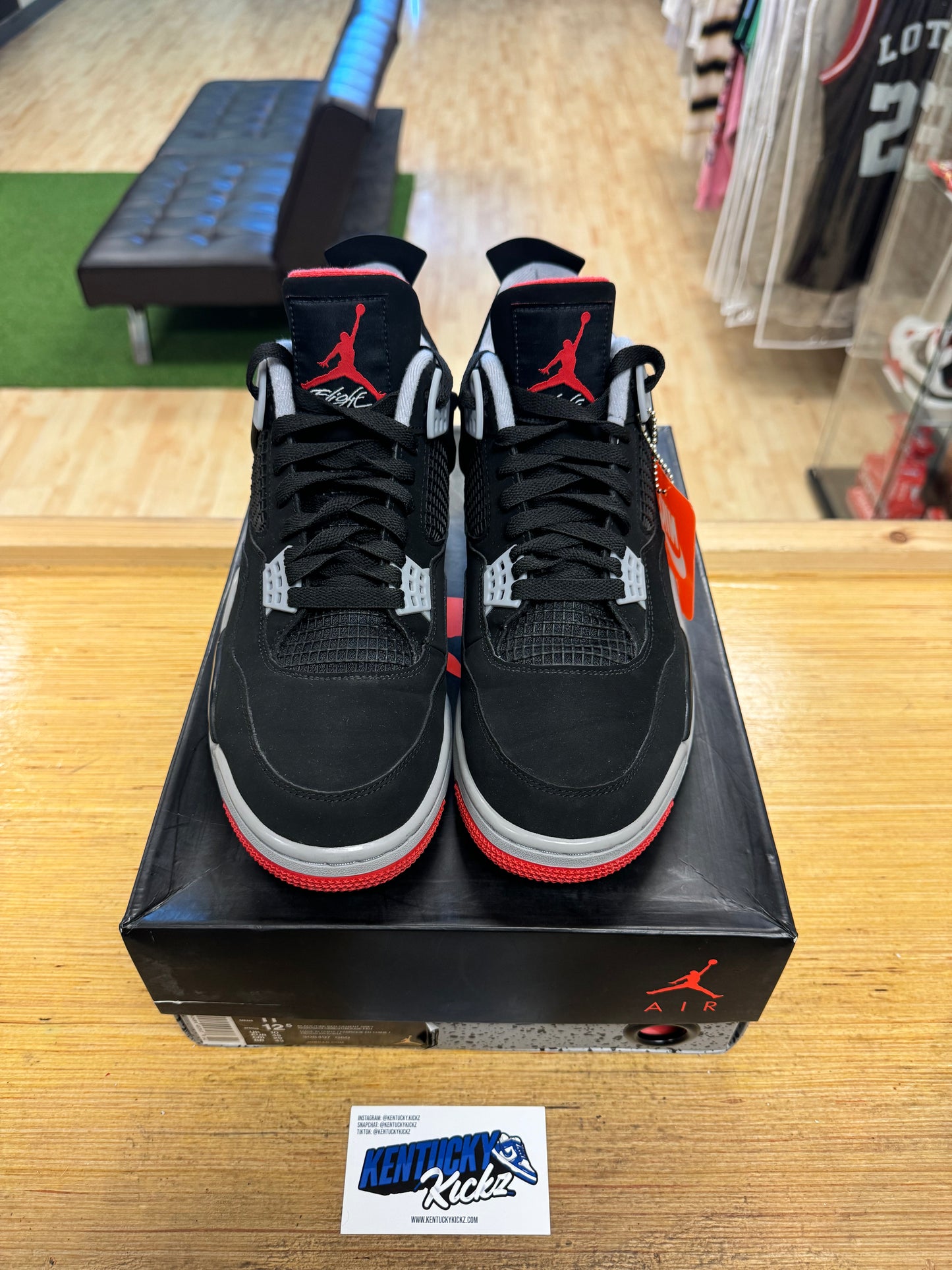 Jordan 4 Retro “Bred” 2019 (Sz 11)