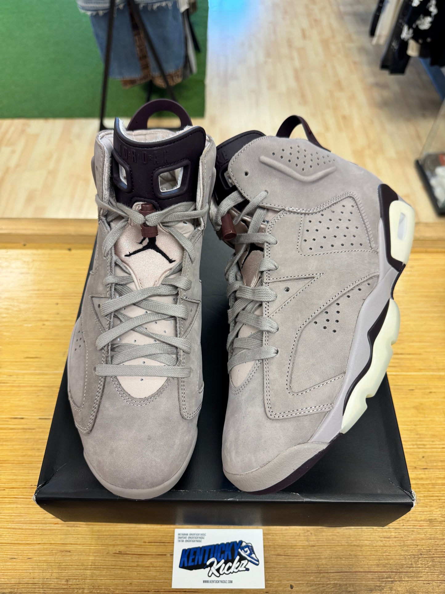 Jordan 6 Retro “A Ma Maniere Smokey Mauve” (Sz 12)