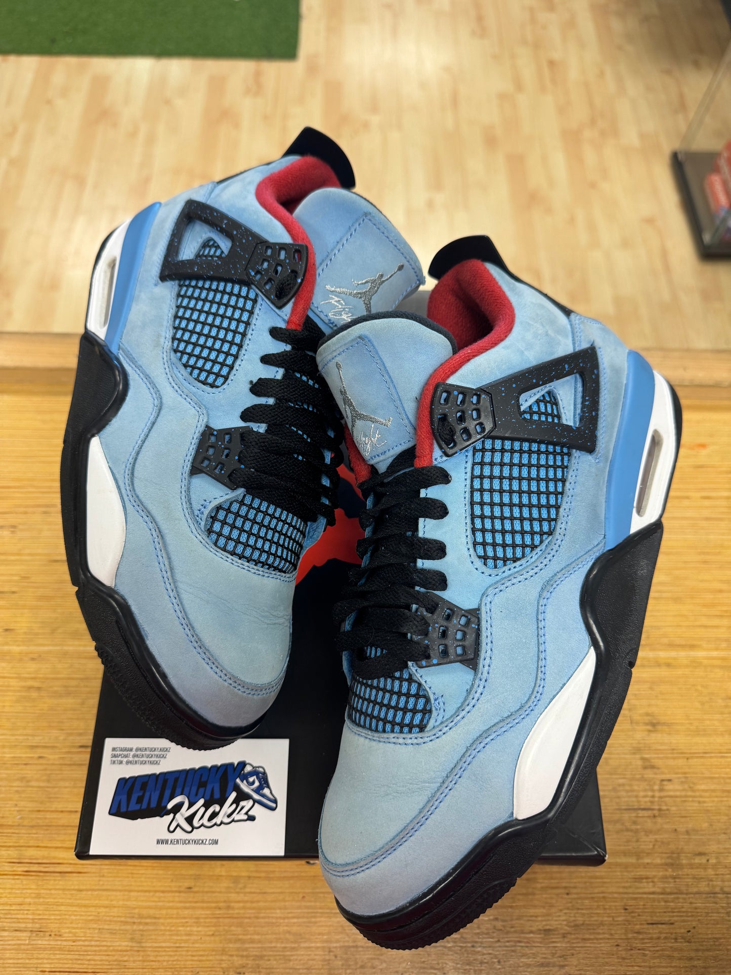 Jordan 4 Retro “Travis Scott” (Sz 10)