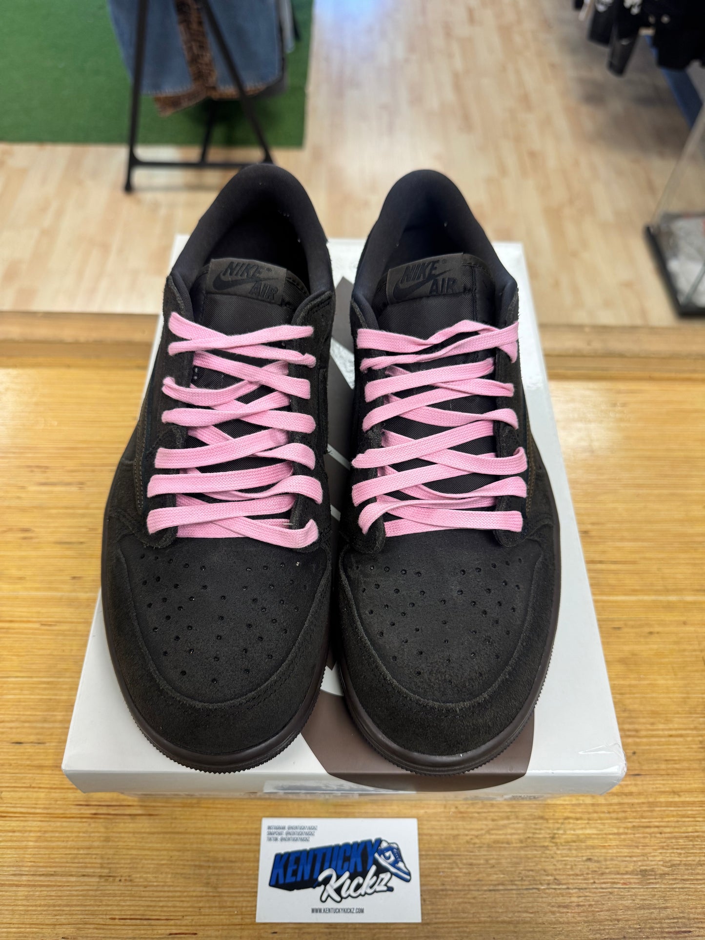 Jordan 1 Retro Low OG SP “Travis Scott Velvet Brown” (Sz 10.5)