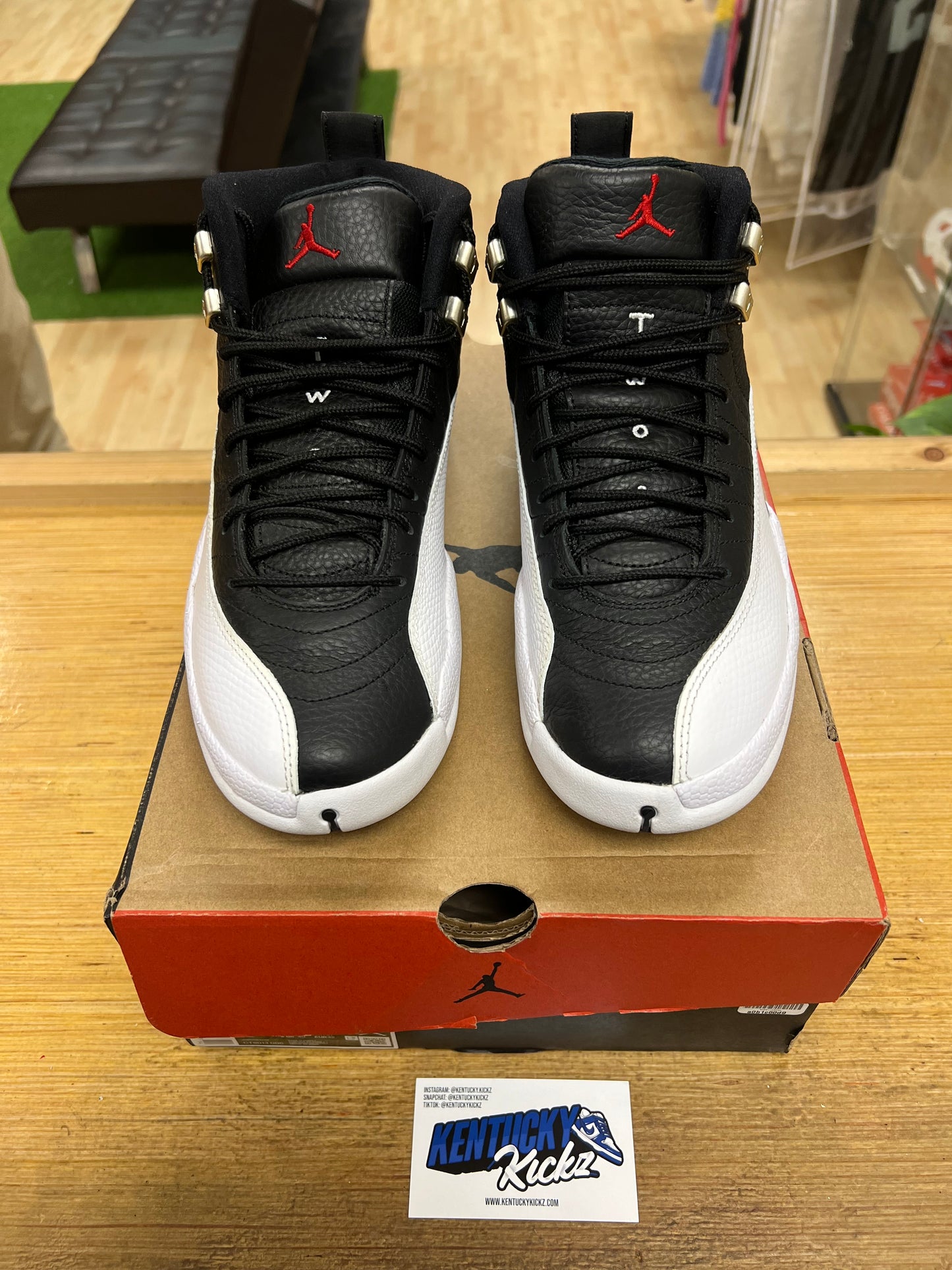 Jordan 12 Retro “Playoff” 2022 (Sz 8.5)