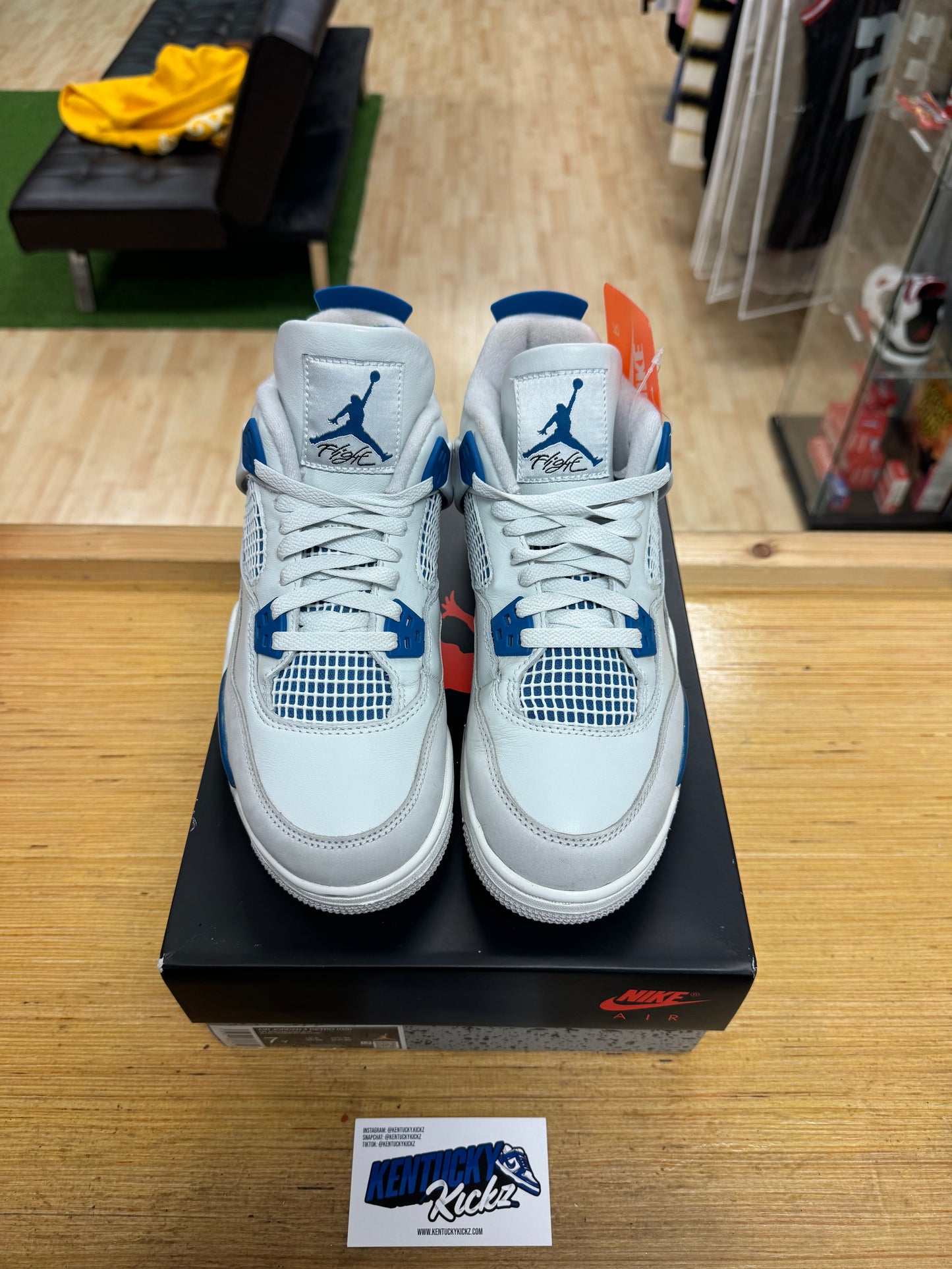 Jordan 4 Retro “Military Blue” (Sz 7Y)