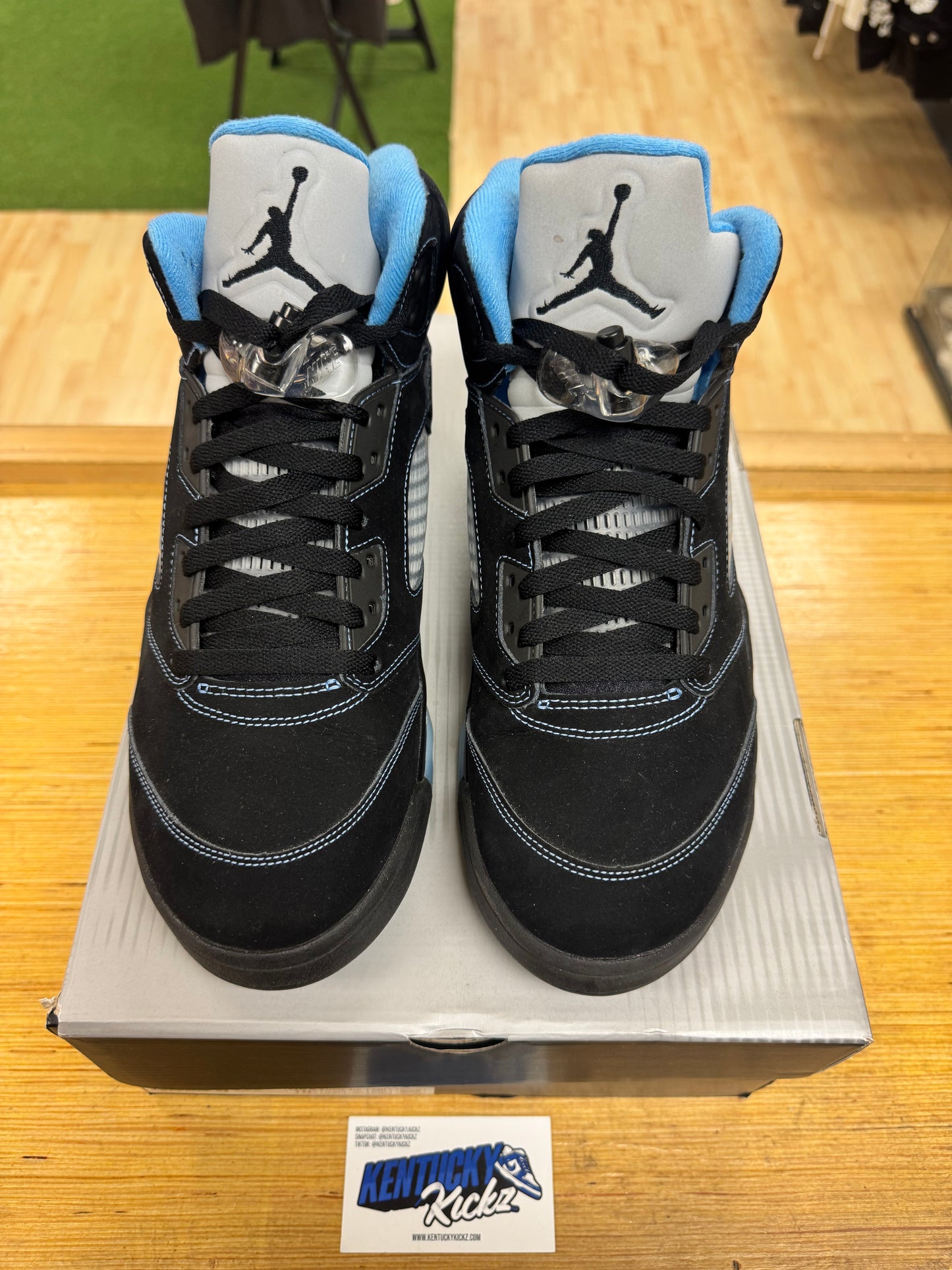 Jordan 5 Retro “Black University Blue” 2026 (Sz 10.5)