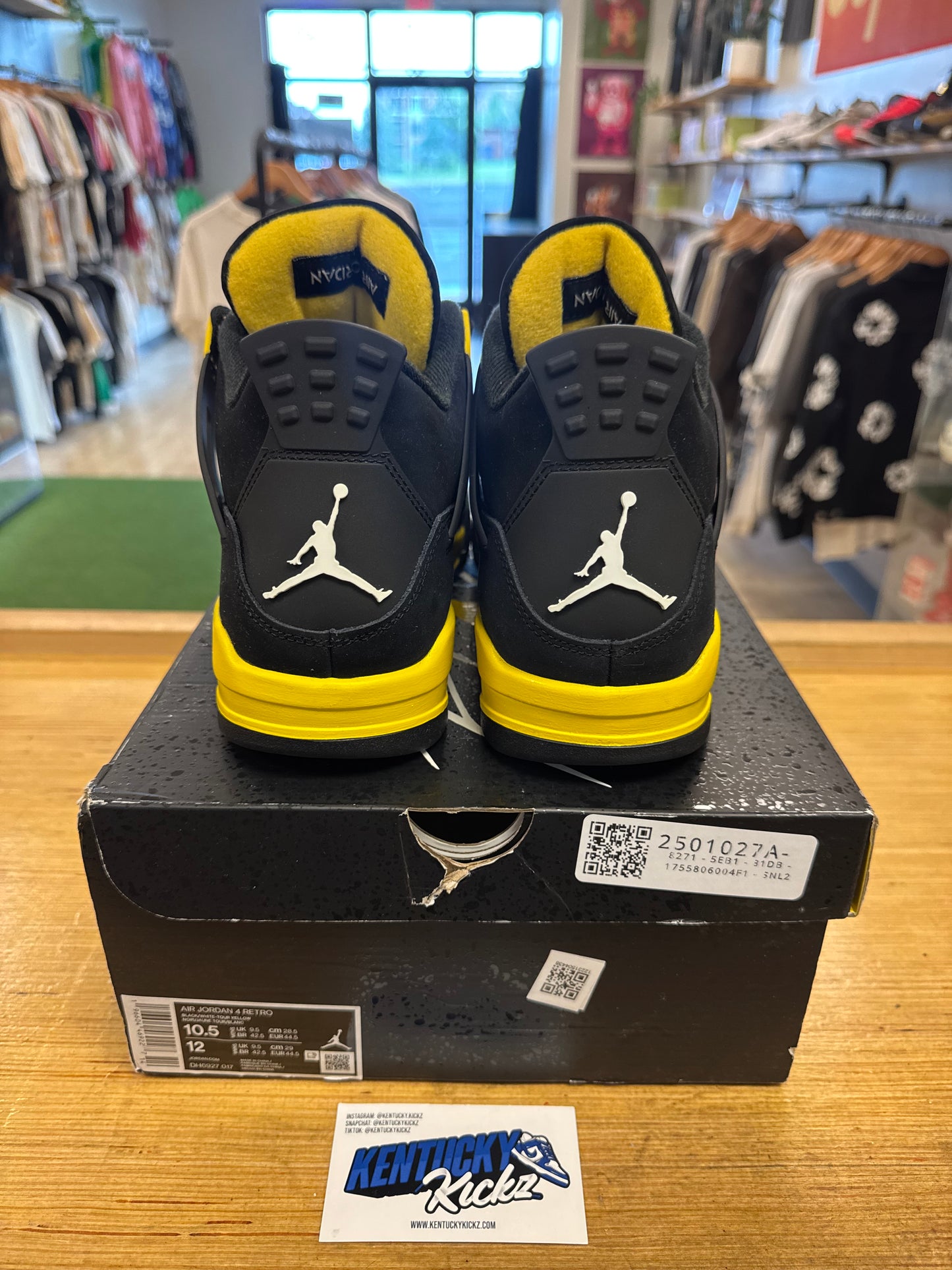 Jordan 4 Retro “Thunder” (Sz 10.5)