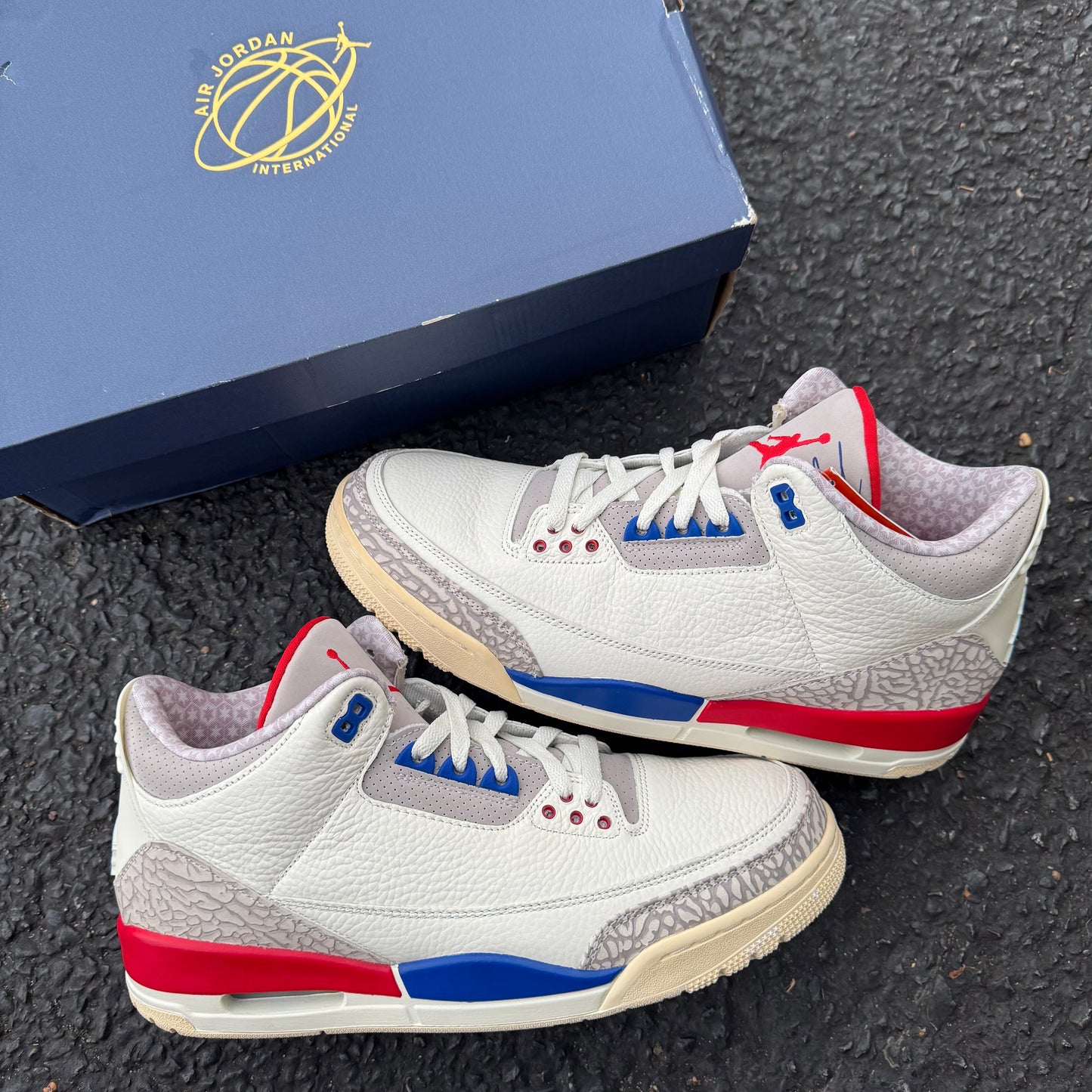 Jordan 3 Retro “International Flight”