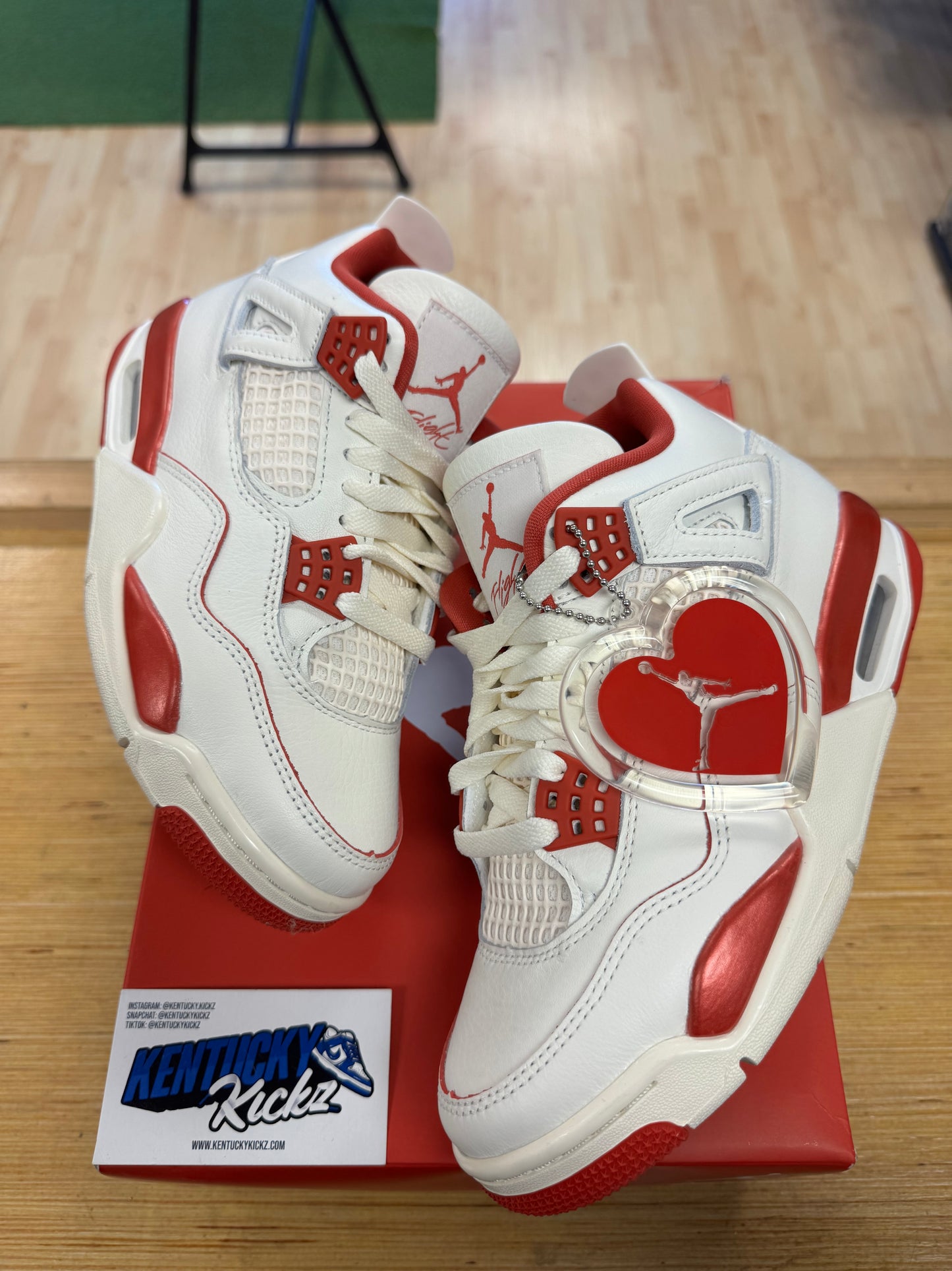 Jordan 4 Retro “Valentine’s Day Sierra Red” (Sz 6W / 4.5Y)