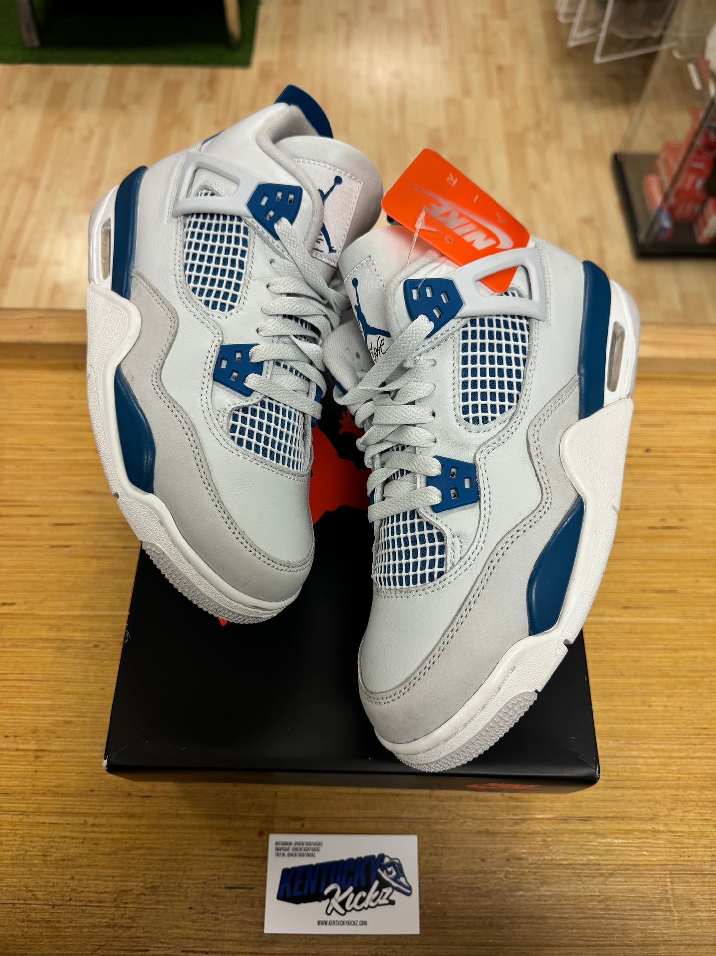 Jordan 4 Retro “Military Blue” (Sz 7Y)