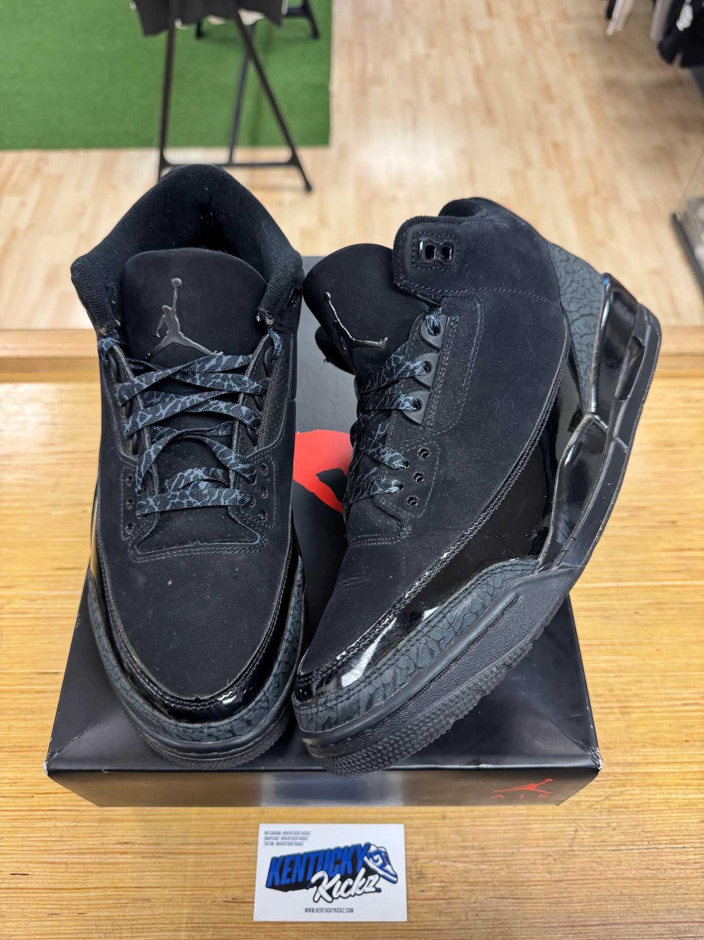 Jordan 3 Retro “Black Cat” 2025 (Sz 11)