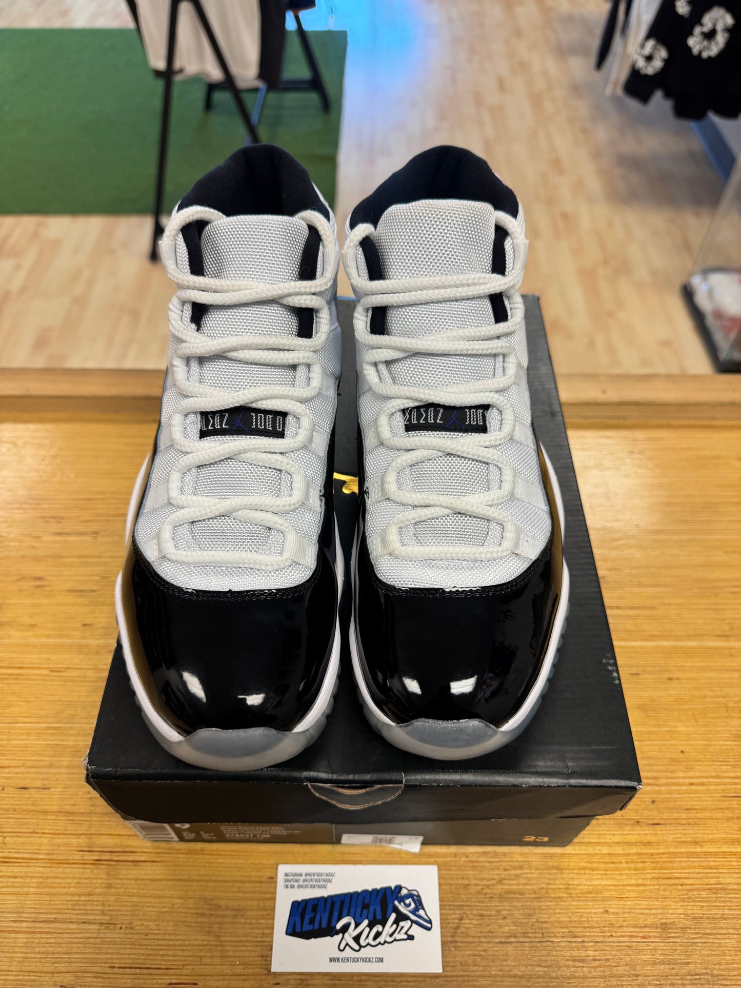 Jordan 11 Retro “Concord ” 2028 (Sz 9)