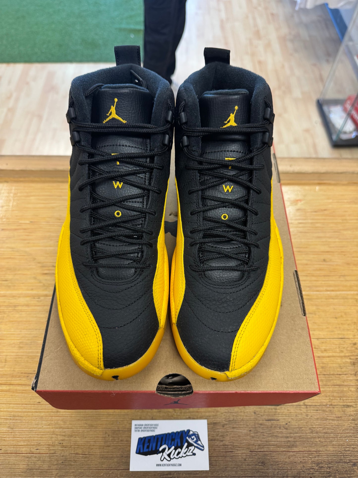 Jordan 12 Retro “University Gold” (Sz 10)