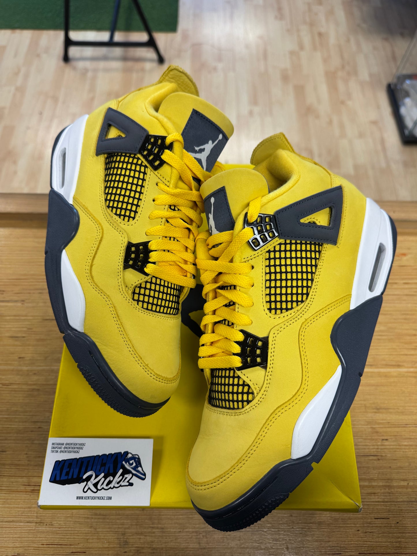 Jordan 4 Retro “Lightning” 2021 (Sz 10.5)