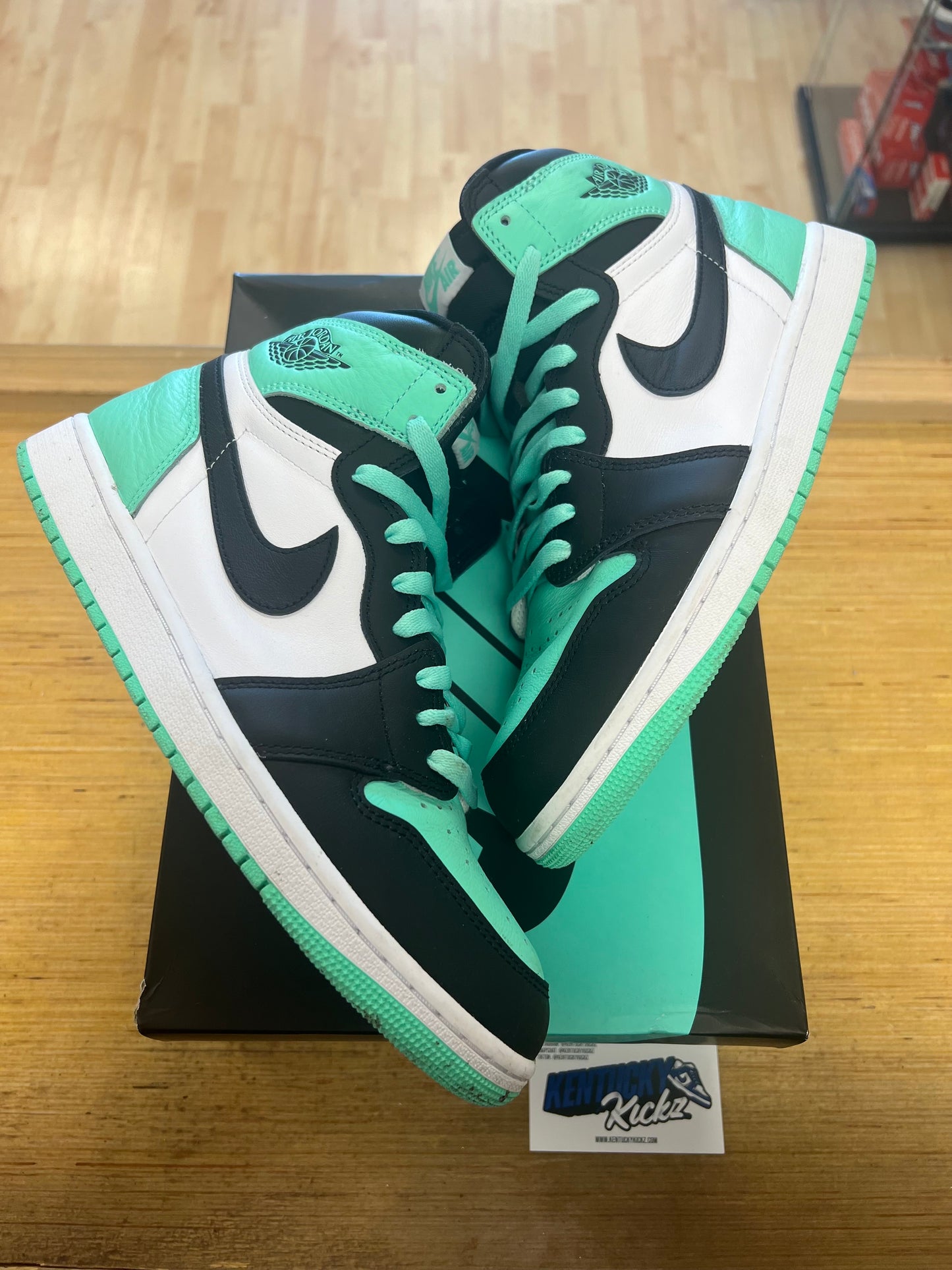 Jordan 1 Retro “Green Glow” (Sz 10) (USED)