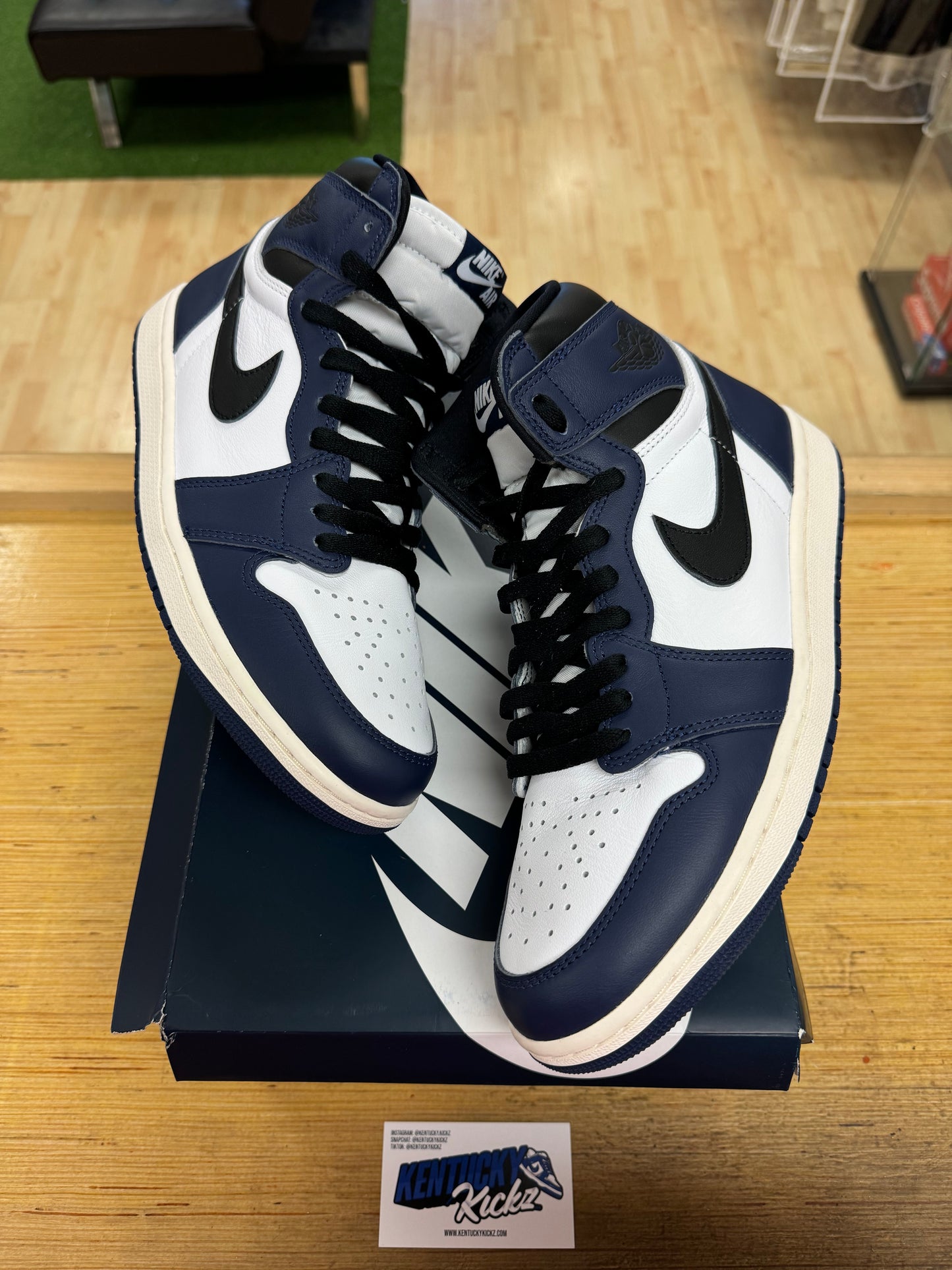 Jordan 1 Retro “Midnight Navy” (Sz 10.5)