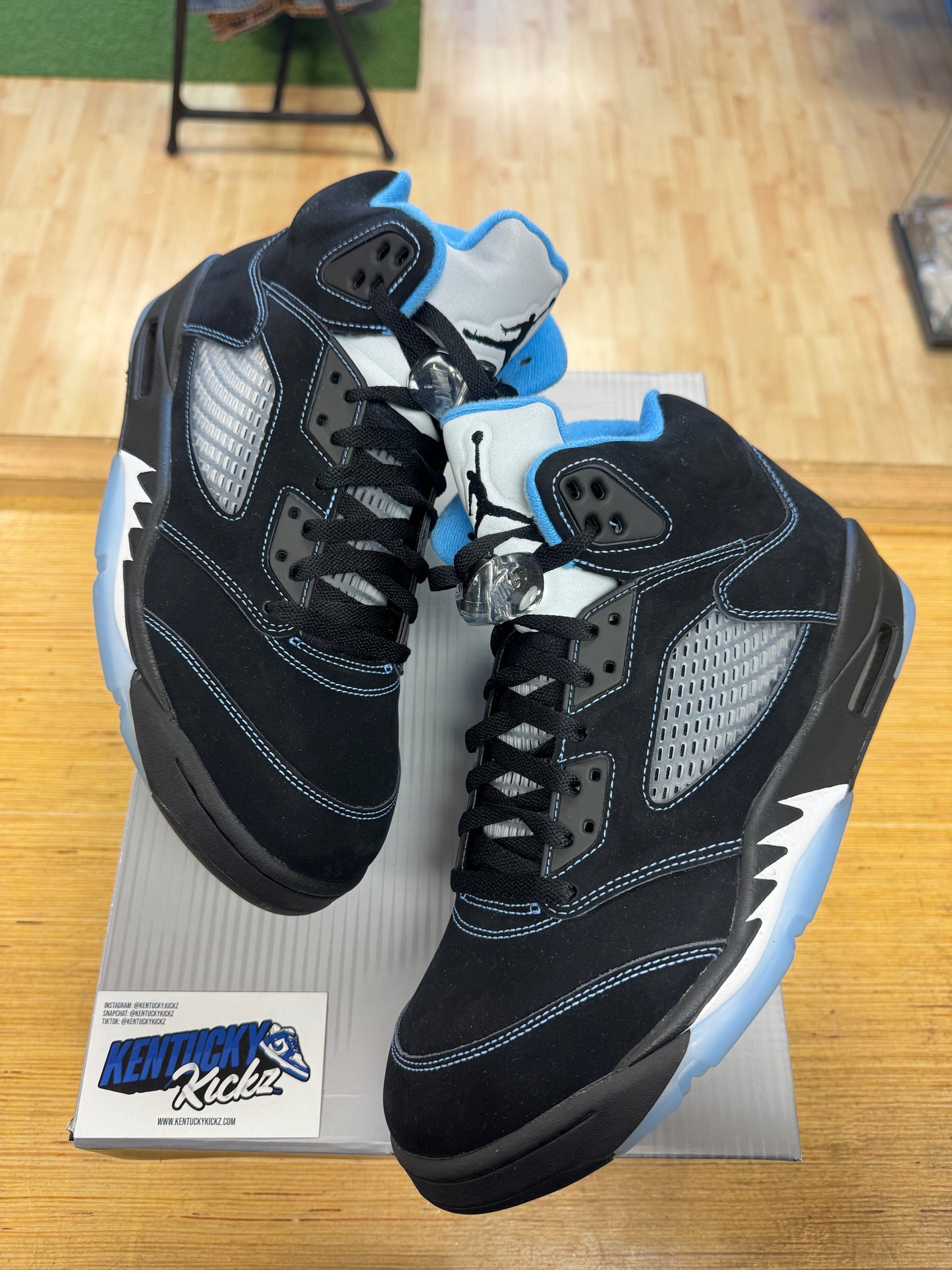 Jordan 5 Retro “Black University Blue” 2026 (Sz 10.5)