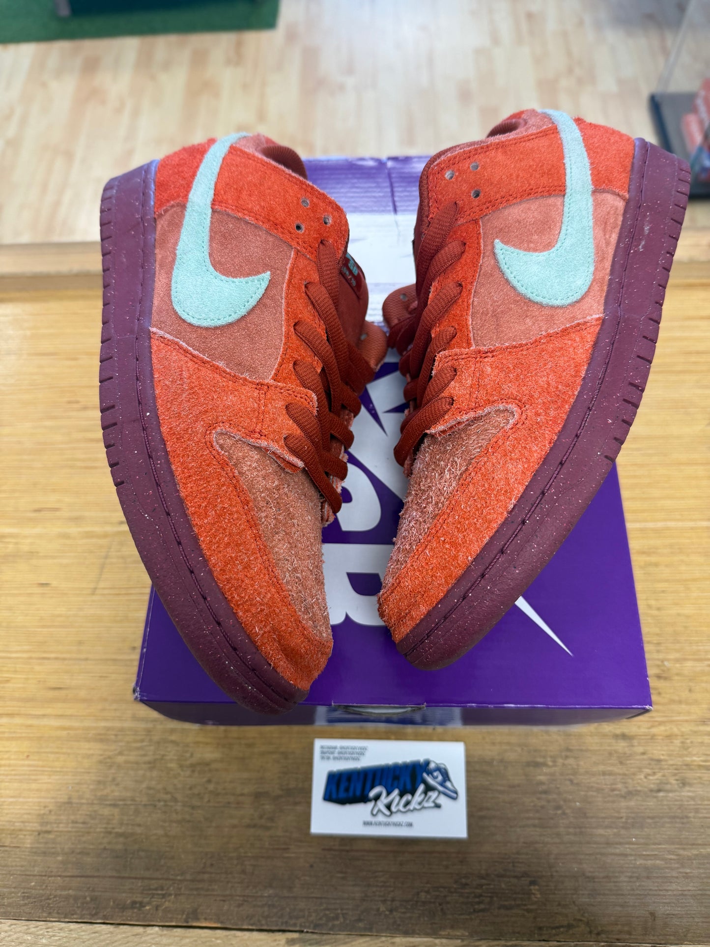 SB Dunk Low “Mystic Red Rosewood” (Sz 10)