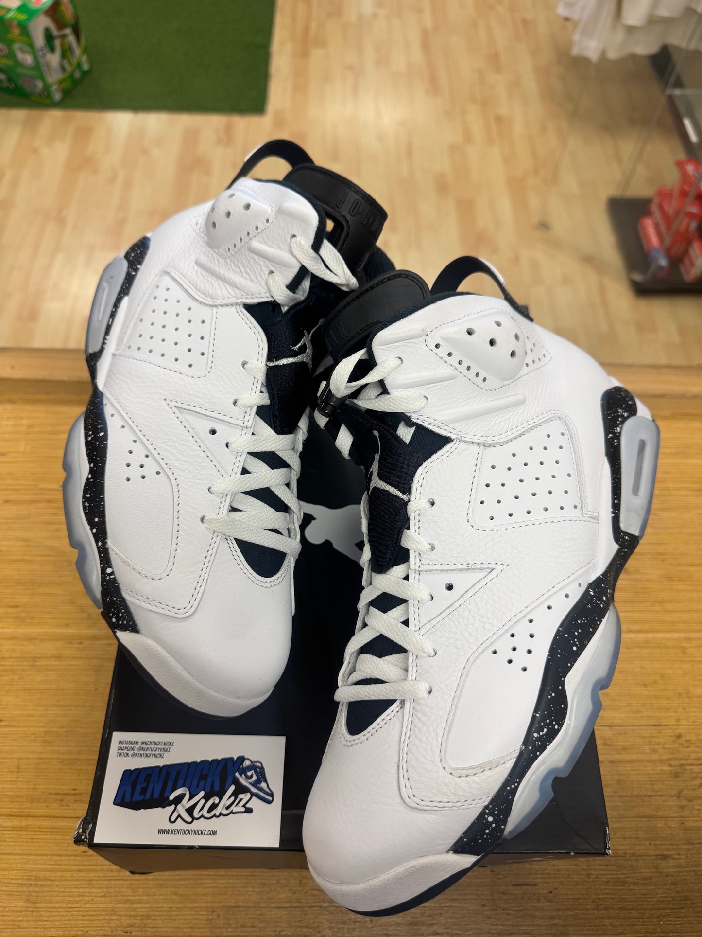 Jordan 6 Retro “Oreo” (Sz 10.5)