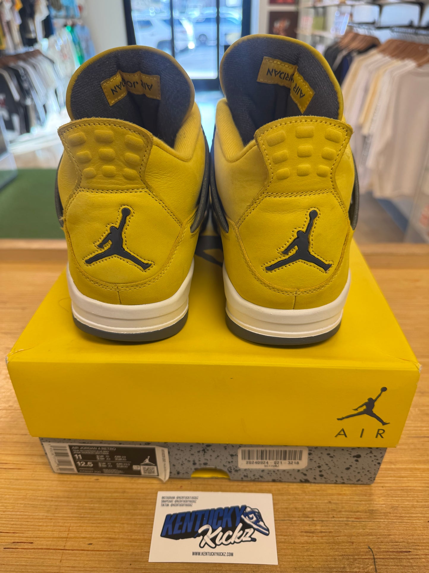 Jordan 4 Retro “Lightning” (Sz 11)