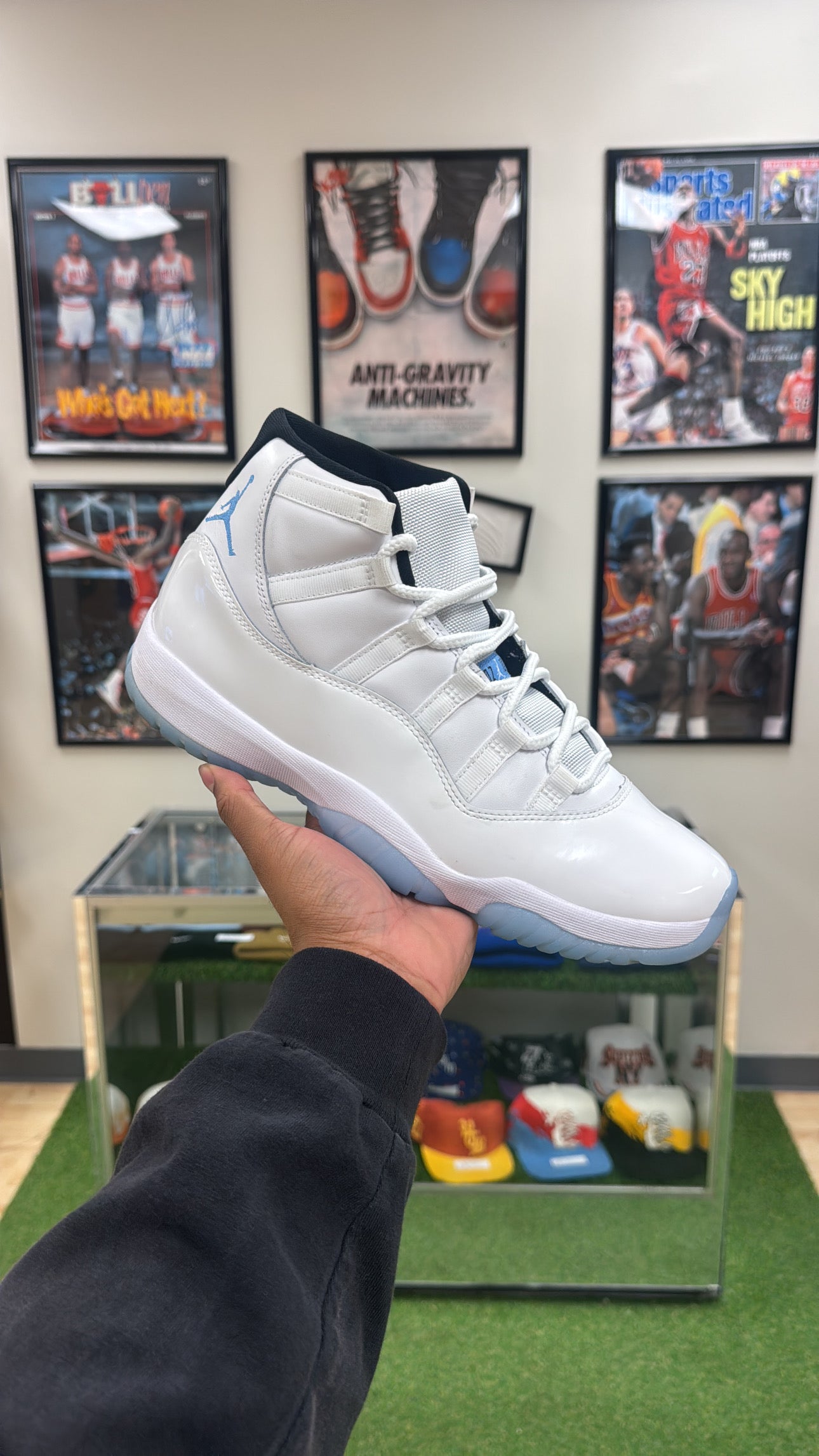 Jordan 11 Retro “Legend Blue” (Sz 10.5)