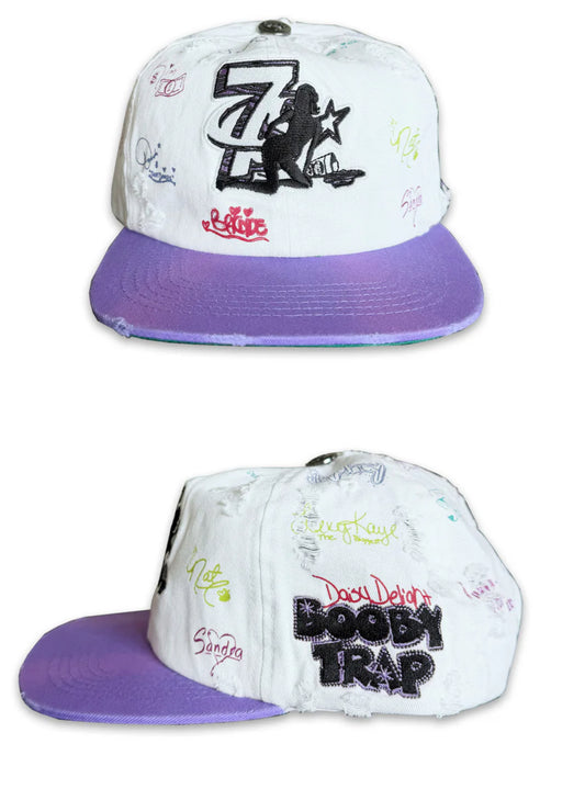 “TRIPLE SEVEN” TRAP LOGO SNAPBACK (WHITE)