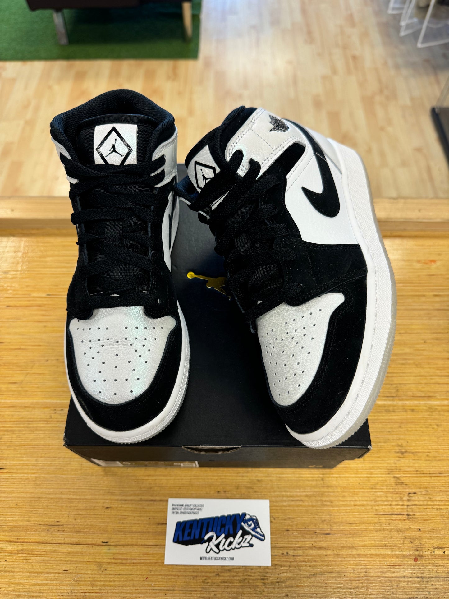 Jordan 1 Mid “Diamond Short” (Sz 5Y)