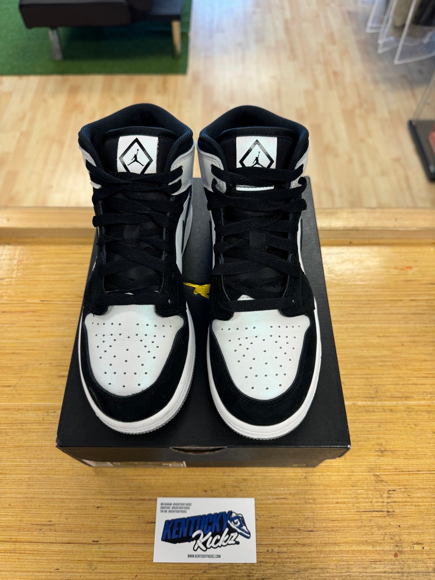 Jordan 1 Mid “Diamond Short” (Sz 5Y)