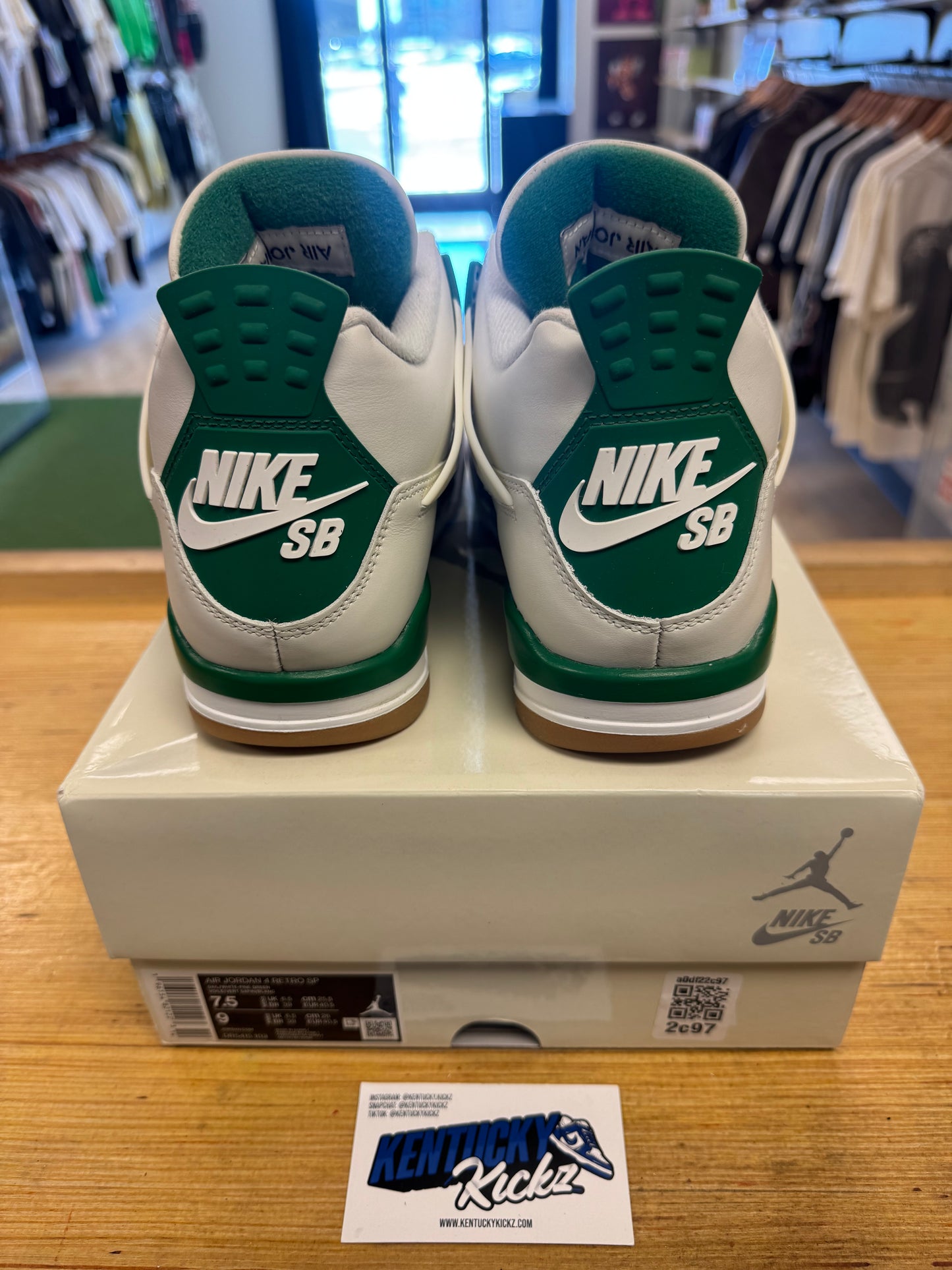Jordan 4 Retro SB “Pine Green” (Sz 7.5)