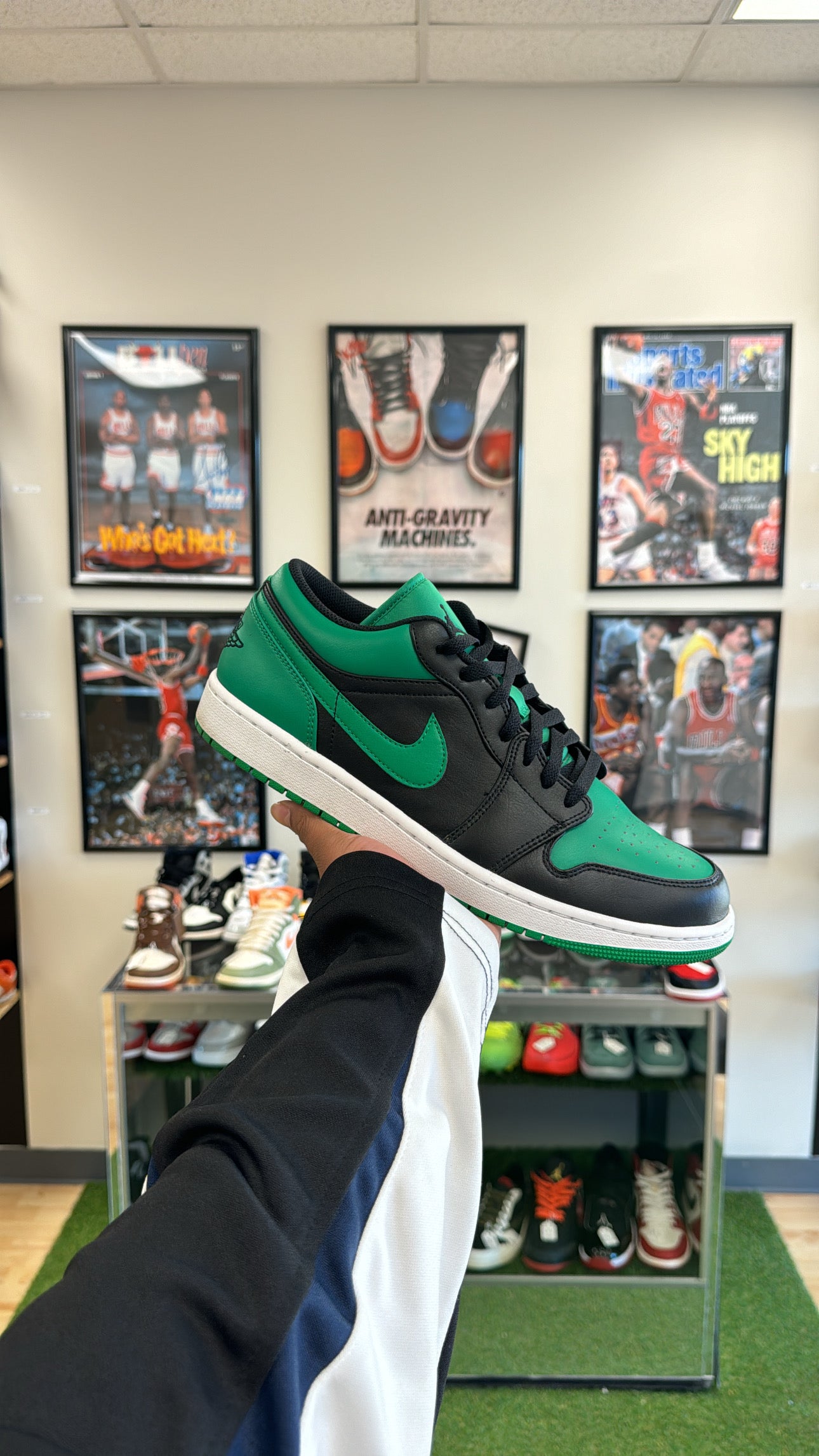 Jordan 1 Low “Lucky Green” (Sz 12)