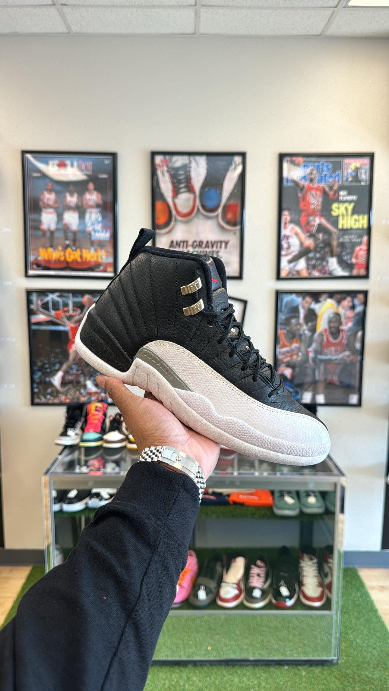 Jordan 12 Retro “Playoff” 2022 (Sz 8.5)